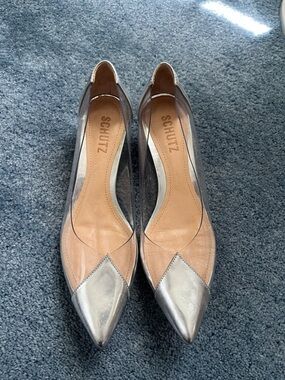 Schutz pumps